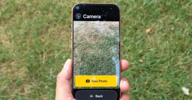 Cách biến iPhone thành điện thoại tối giản bằng tính năng Assistive Access