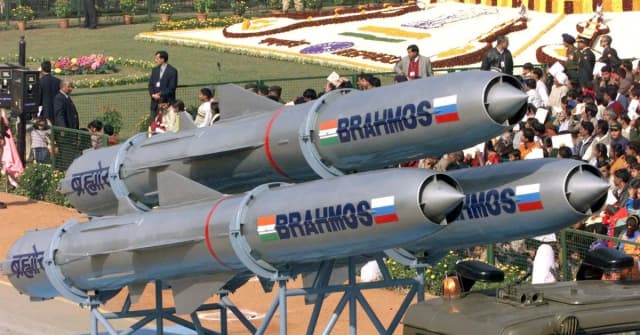 Indonesia tăng cường năng lực quốc phòng với tên lửa siêu thanh BrahMos
