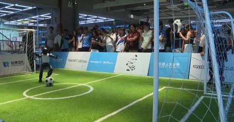 Làn sóng chi mạnh tham quan nhà máy robot và ô tô điện tại Trung Quốc