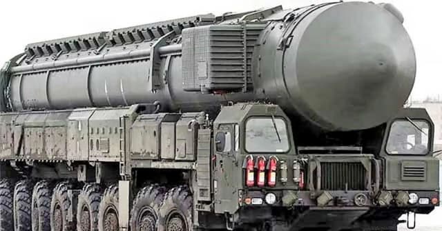 So sánh chi tiết tên lửa LGM-30G Minuteman III và RS-28 Sarmat