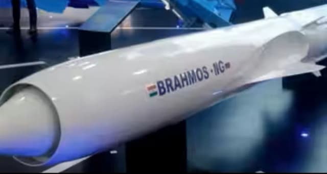 Tên lửa BrahMos cải tiến đột phá với tầm bắn gấp năm lần cùng tốc độ siêu vượt âm