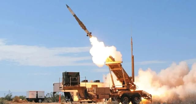 Tên lửa đánh chặn PAC-3 Edge Patriot với động cơ 3 xung chuyên trị mục tiêu siêu thanh